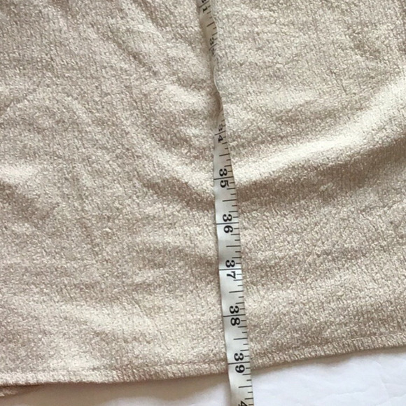 Zara Voluminous Oversized Texture V-neck Short Sleeve Dress, size M - Picture 13 of 13